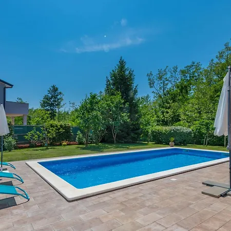 Ornela, Summer And Sun, Ideal For Families And Pets! Santalezi