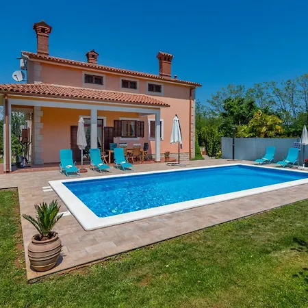 Ornela, Summer And Sun, Ideal For Families And Pets! Santalezi