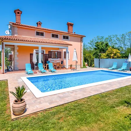 Ornela, Summer And Sun, Ideal For Families And Pets! Santalezi