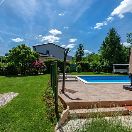 Dom wakacyjny Ornela, Summer And Sun, Ideal For Families And Pets!