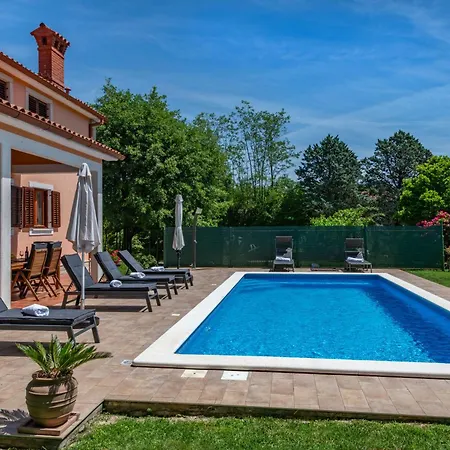 Ornela, Summer And Sun, Ideal For Families And Pets! *