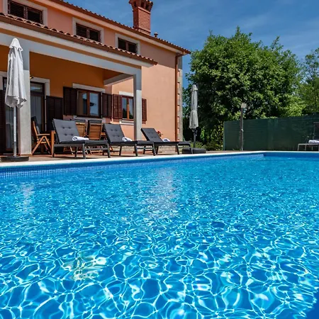 Ornela, Summer And Sun, Ideal For Families And Pets!